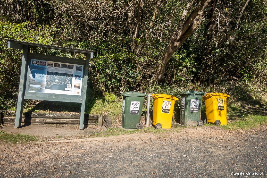 Rubbish bins and recycling bins Rubbish bins and recycling bins