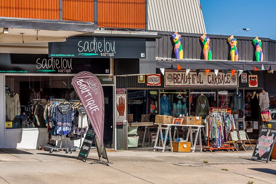Sadie Lou and Beautiful Garbage Sadie Lou and Beautiful Garbage - Long Jetty